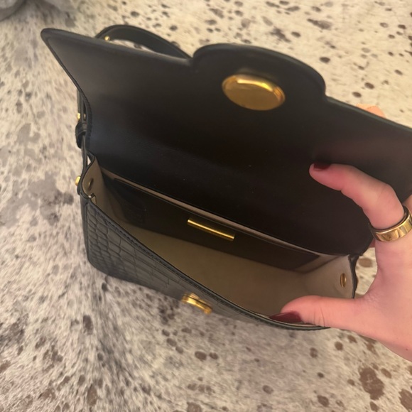 Tory Burch Croc Embossed Robinson Shoulder Bag - Picture 3 of 3